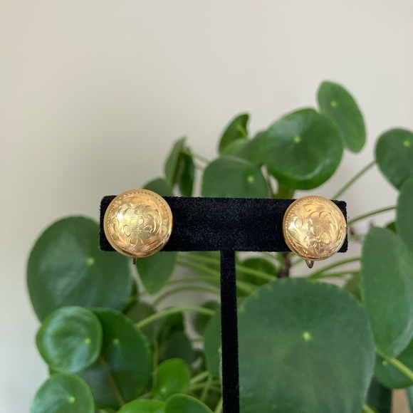 Vintage Etched Floral Gold Screw Back Earrings GF Gold Filled Mid Century Modern - Picture 4 of 7